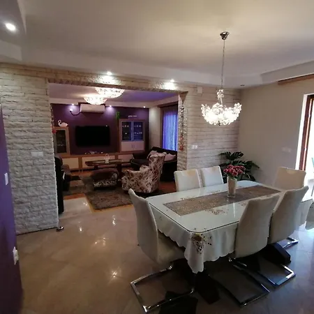 Roncevic Mit Kamin- In Rovanjska By Interhome *