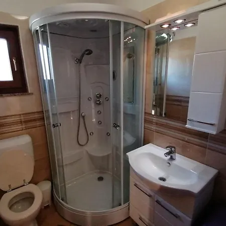 Roncevic Mit Kamin- In Rovanjska By Interhome