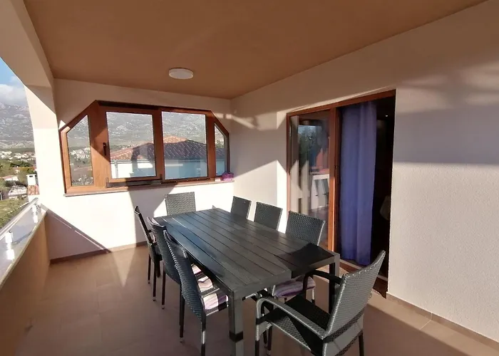 Roncevic Mit Kamin- In Rovanjska By Interhome *