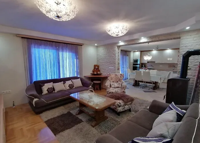 Roncevic Mit Kamin- In Rovanjska By Interhome