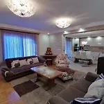 Roncevic Mit Kamin- In Rovanjska By Interhome